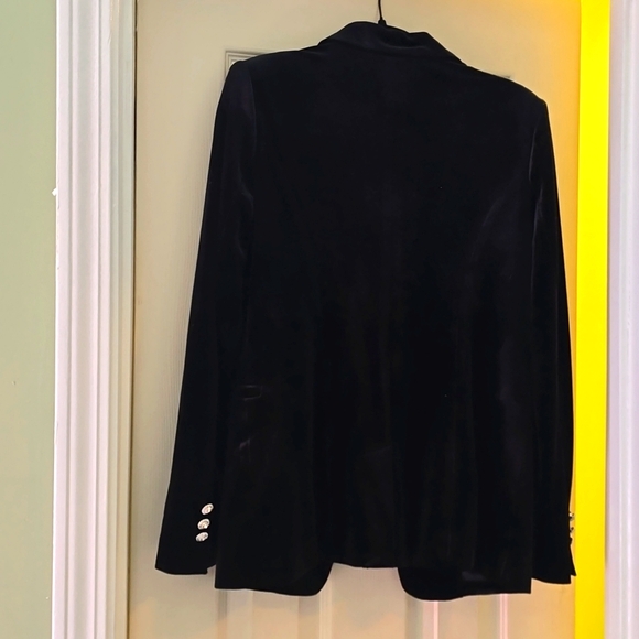 Blazer - Picture 3 of 3